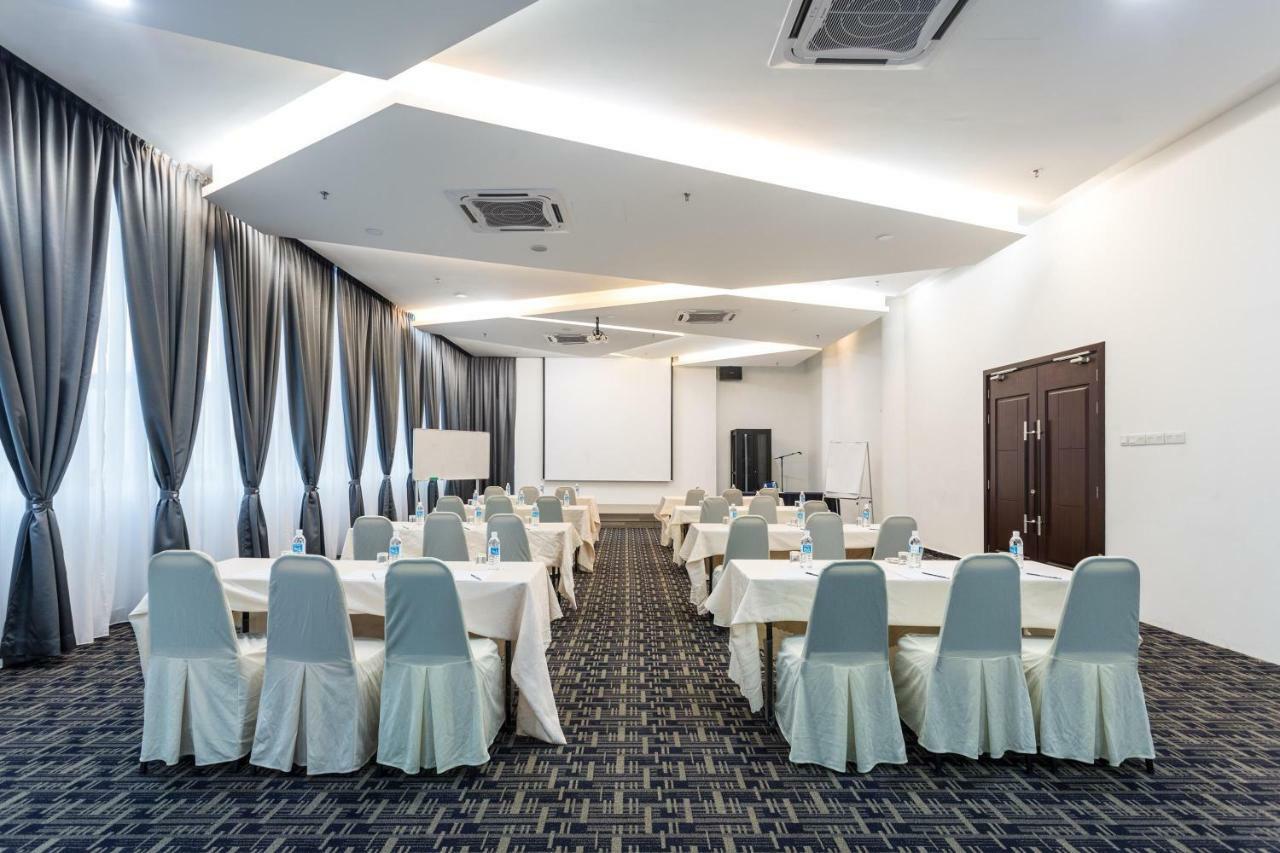 E-Red Hotel Melaka מראה חיצוני תמונה